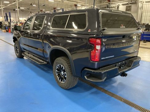 Used 2022 Chevrolet Silverado 1500 ZR2 w/ Technology Package AWD/4WD image 5