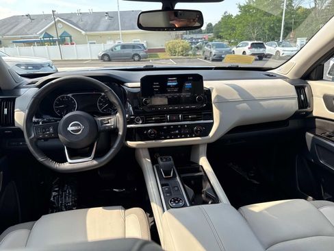 Used 2022 Nissan Pathfinder SL w/ SL Premium Package image 15