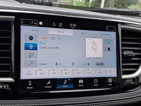 Used 2023 Chrysler Pacifica Touring-L FWD image 29