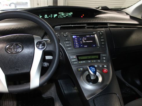 Used 2013 Toyota Prius Two FWD image 12