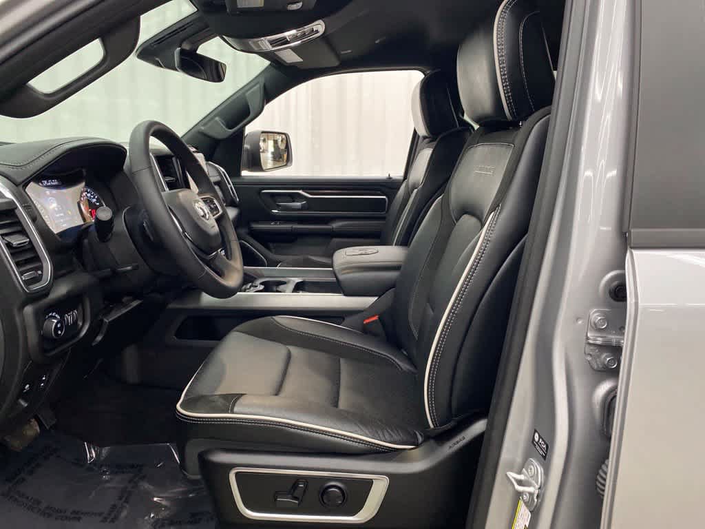 Used 2025 RAM 1500 Laramie w/ Sport Appearance Package AWD/4WD image 13