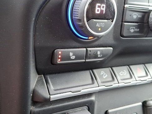 Used 2022 Chevrolet Silverado 1500 LT Trail Boss w/ Convenience Package II image 28