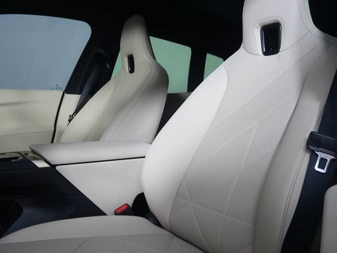 Used 2025 BMW iX xDrive50 image 11