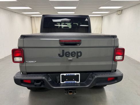 Used 2020 Jeep Gladiator Sport AWD/4WD image 4