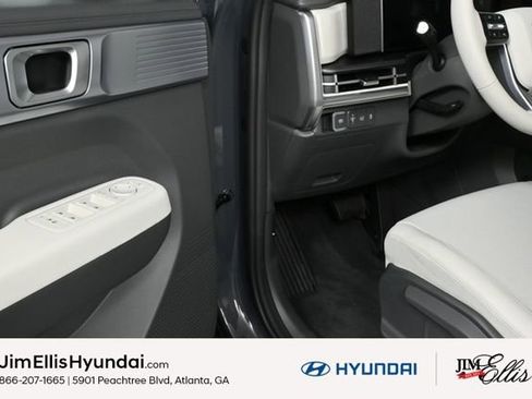 Used 2025 Hyundai Santa Fe SE image 11