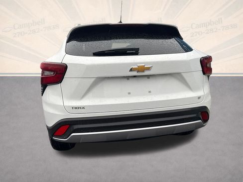 Used 2025 Chevrolet Trax LT w/ LT Convenience Package image 4