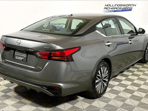 Used 2023 Nissan Altima 2.5 SV image 9