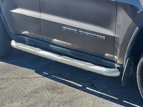 Used 2017 Jeep Grand Cherokee Limited image 24