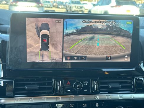 New 2026 Nissan Pathfinder SL image 29