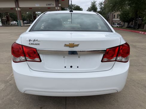 Used 2016 Chevrolet Cruze LS image 6