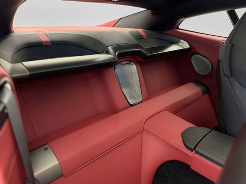 Used 2025 Aston Martin Vanquish RWD image 20