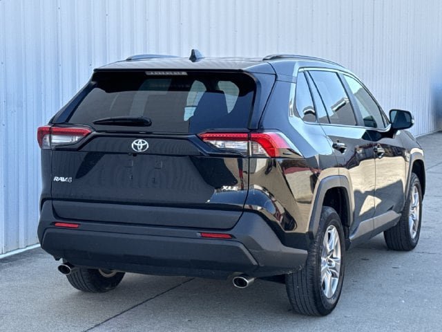 Used 2025 Toyota RAV4 XLE FWD image 4