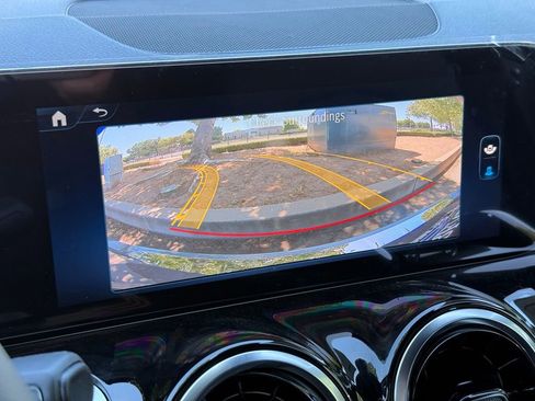 New 2026 Mercedes-Benz GLB 250 image 5