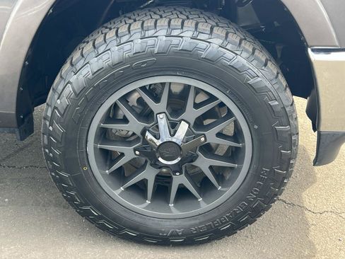 Used 2019 RAM 1500 Laramie image 29