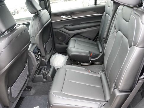 New 2025 Jeep Grand Cherokee L Limited w/ Trailer Tow Package image 11