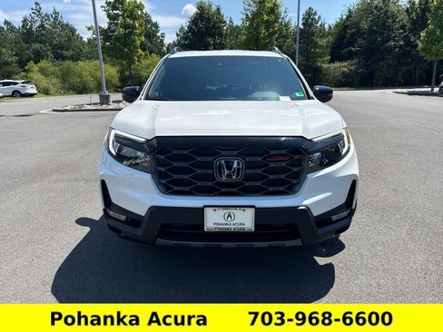 Used 2025 Honda Passport TrailSport image 2
