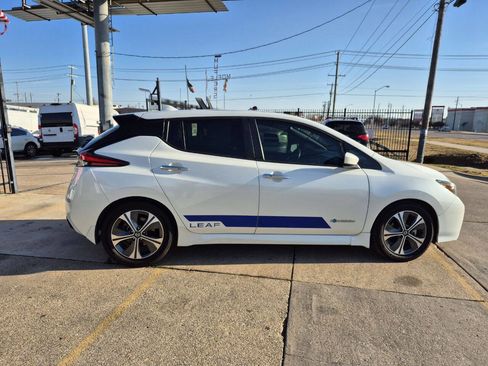 Used 2019 Nissan Leaf SV image 9