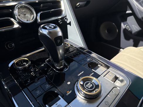 New 2026 Bentley Flying Spur Plug-In Hybrid AWD/4WD image 18