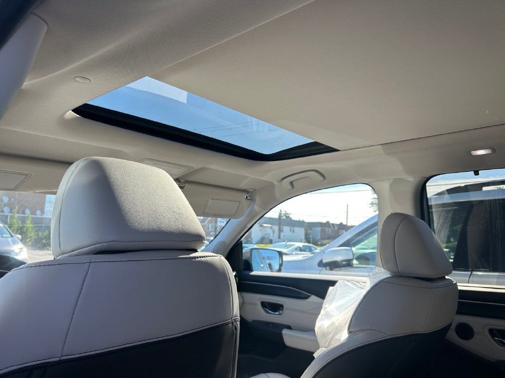 New 2026 Honda Pilot Touring image 17