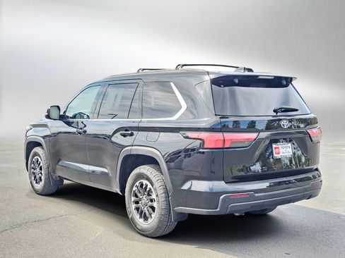 Used 2023 Toyota Sequoia SR5 w/ SR5 Premium Package AWD/4WD image 3