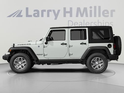 Used 2017 Jeep Wrangler Unlimited Rubicon AWD/4WD image 3
