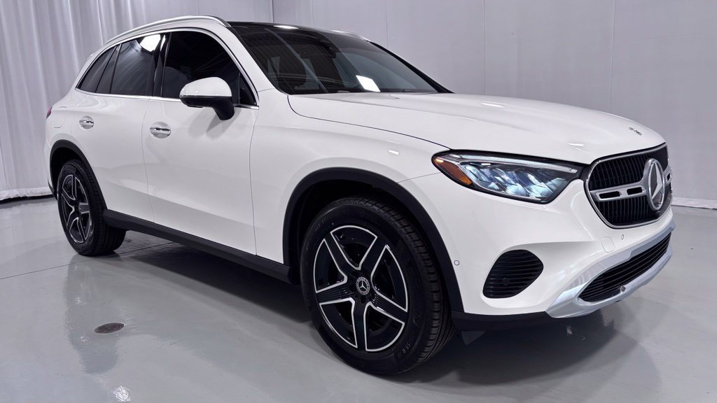Certified 2025 Mercedes-Benz GLC 300 4MATIC image 4