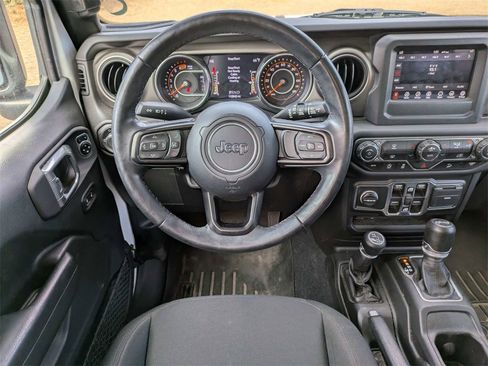 Used 2018 Jeep Wrangler Unlimited Sport S image 16