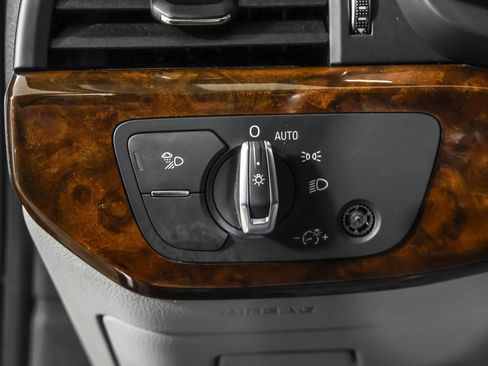 Used 2019 Audi A4 2.0T Premium w/ Convenience Package image 23