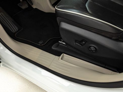 Used 2022 Chrysler Pacifica Limited image 30