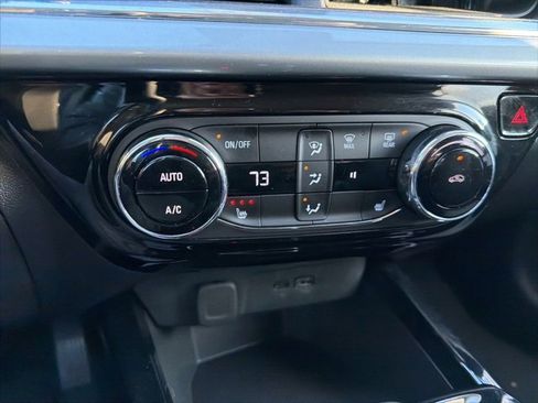 Used 2025 Chevrolet Trax LT w/ LT Convenience Package image 42