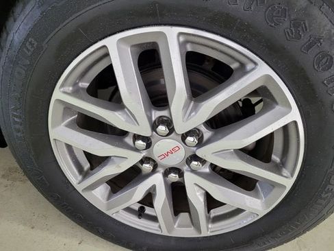 Used 2018 GMC Acadia SLE image 19