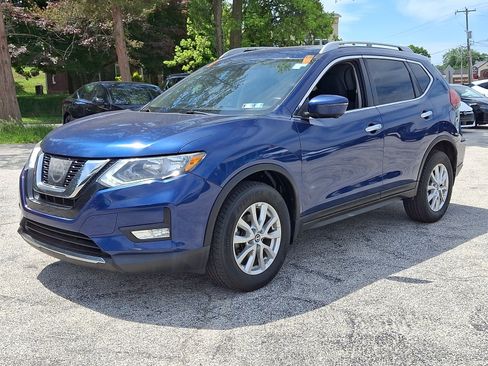 Used 2017 Nissan Rogue SV w/ SV Premium Package AWD/4WD image 3