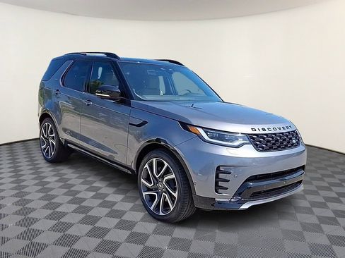 Certified 2025 Land Rover Discovery Dynamic SE AWD/4WD image 2