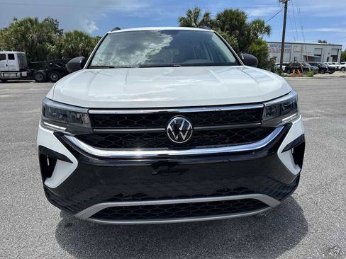 Certified 2023 Volkswagen Taos S FWD image 17