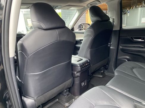 Used 2026 Toyota Grand Highlander AWD image 16