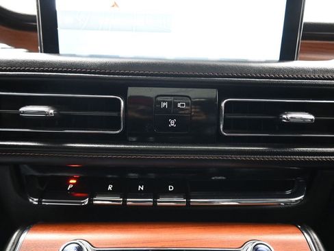 Used 2020 Lincoln Aviator Reserve w/ Equipment Group 202A image 23