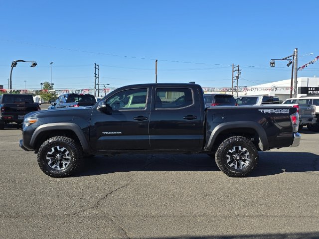 Used 2022 Toyota Tacoma TRD Off-Road AWD/4WD image 2