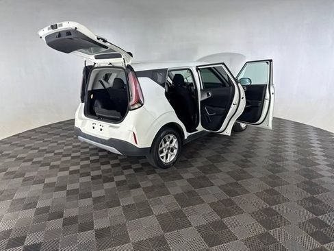 Certified 2023 Kia Soul LX w/ Option Group 015 FWD image 16