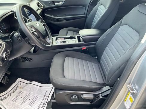 Used 2024 Ford Edge SE w/ Black Appearance Package image 7