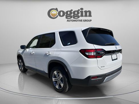 New 2025 Honda Pilot EX-L image 3