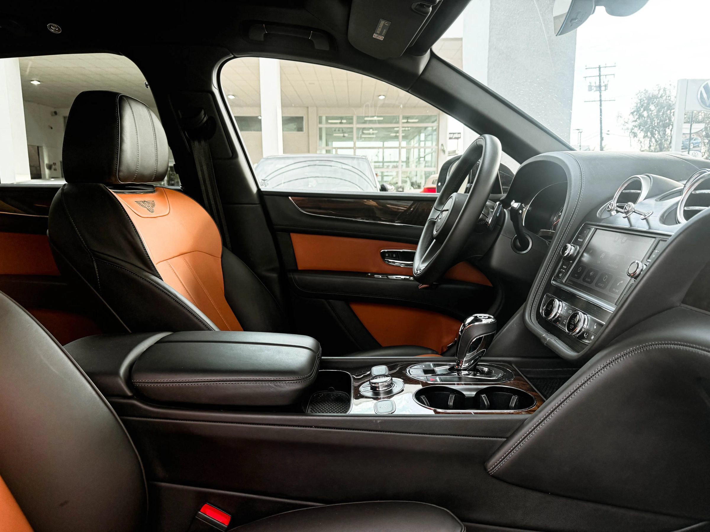 Used 2020 Bentley Bentayga AWD/4WD image 29