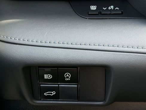 Certified 2023 Toyota Highlander XLE image 27