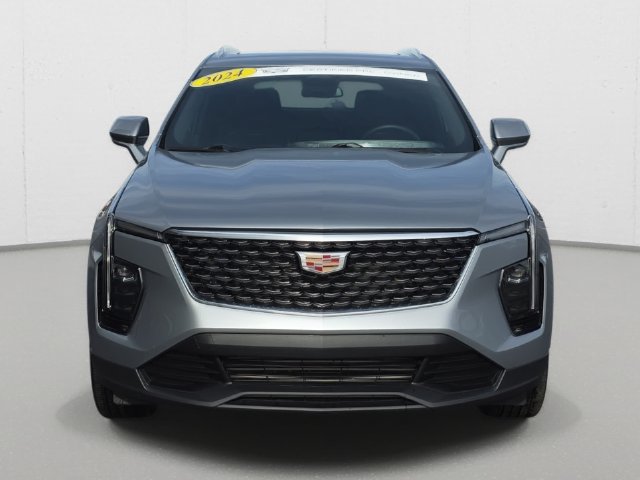 Certified 2024 Cadillac XT4 Luxury w/ Cold Weather Package AWD/4WD image 2