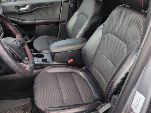 Certified 2023 Ford Escape ST-Line Select w/ Tech Pack #2 image 7