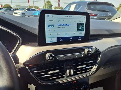 Used 2022 Ford Escape SEL image 18