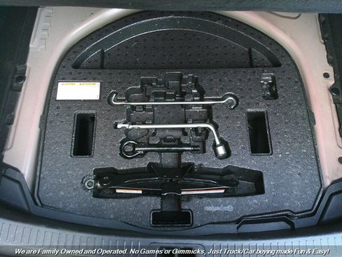 Used 2021 Toyota Corolla SE w/ Carpet Mat Package (TMS) image 46