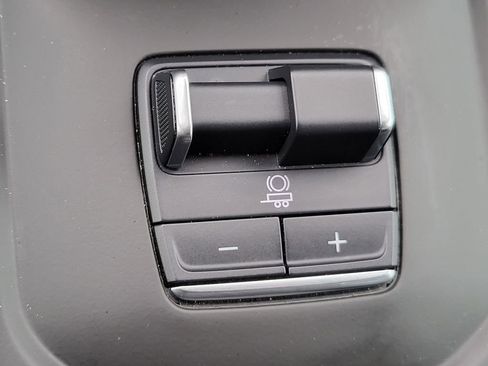 Used 2024 GMC Sierra 1500 AT4 w/ AT4 Preferred Package image 32