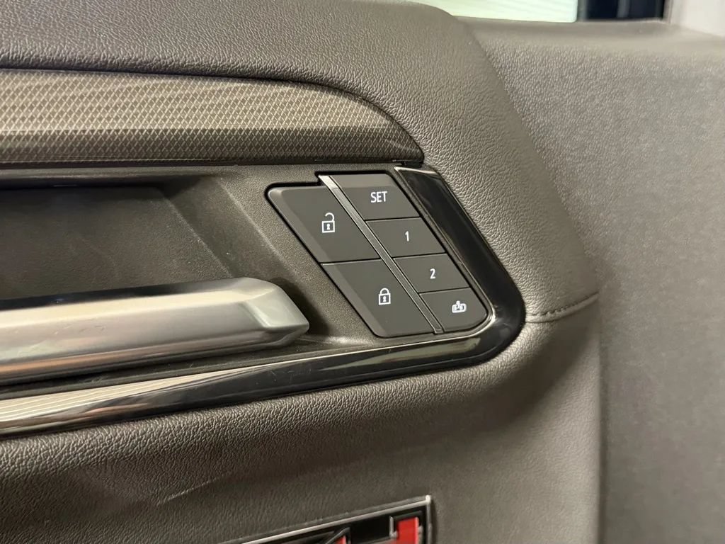 Used 2022 GMC Sierra 1500 AT4 w/ AT4 Premium Package AWD/4WD image 18