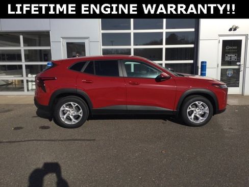 New 2026 Chevrolet Trax LS w/ LS Convenience Package image 8