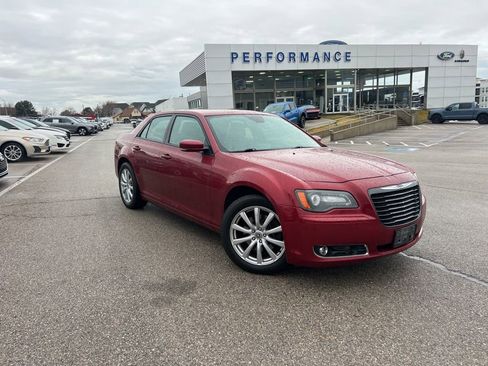Used 2014 Chrysler 300 S w/ Luxury Group image 2
